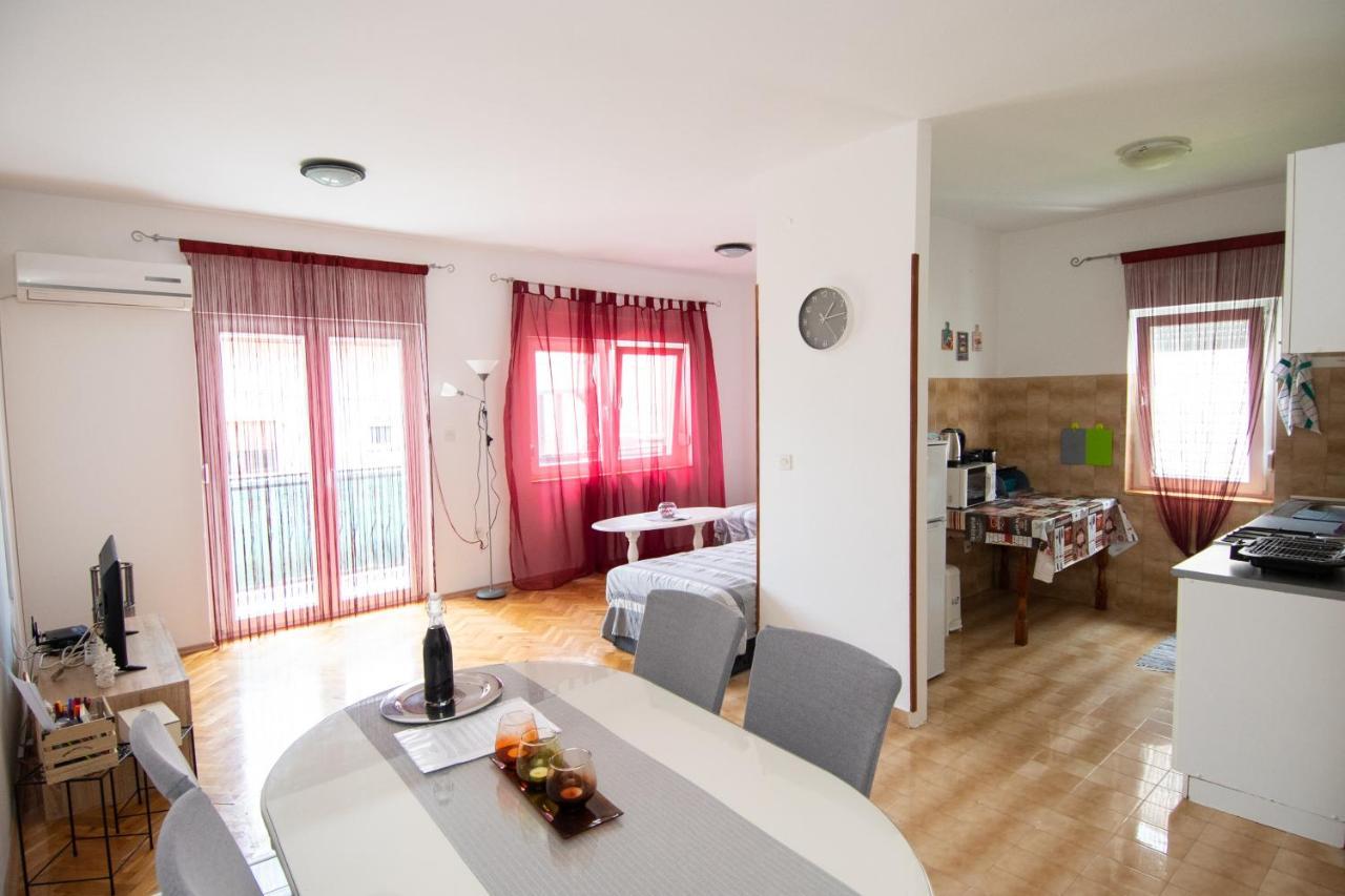 Apartmani Ivana Kaštela Buitenkant foto