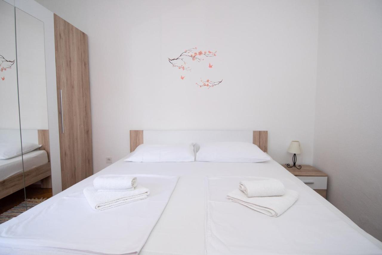 Apartmani Ivana Kaštela Buitenkant foto